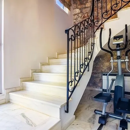 Kastro Estate Villa *